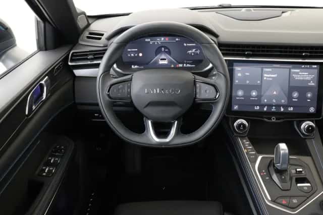 Lynk & Co 01 (2023) thumbnail 1