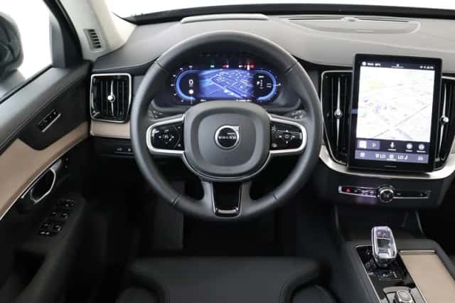 Volvo XC90 (2025) thumbnail 1