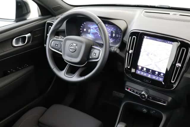 Volvo EX40 (2025) thumbnail 5