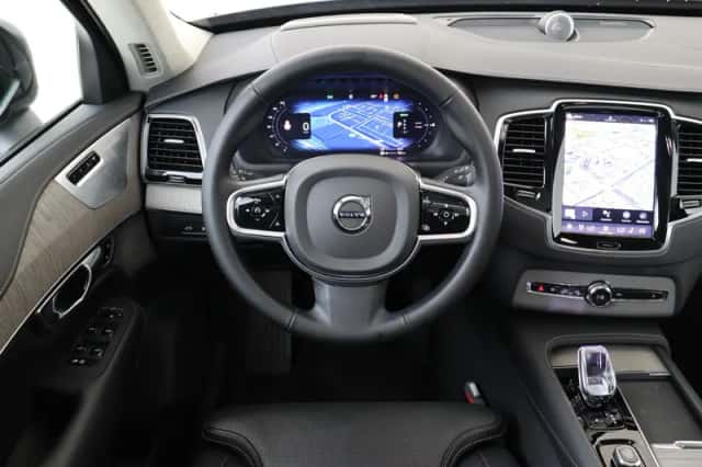 Volvo XC90 (2024) thumbnail 1