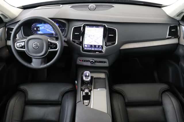 Volvo XC90 (2024) thumbnail 3