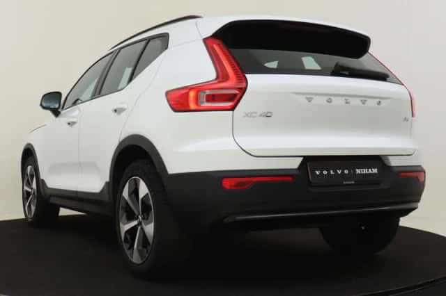 Volvo XC40 (2025) thumbnail 4