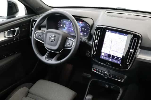 Volvo XC40 (2025) thumbnail 5