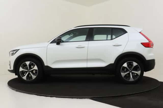 Volvo XC40 (2025) thumbnail 6
