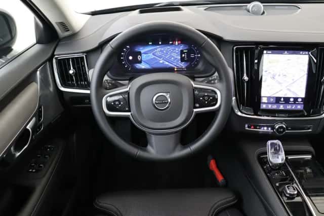 Volvo V90 (2025) thumbnail 1