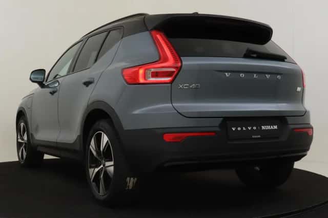 Volvo XC40 (2021) thumbnail 4