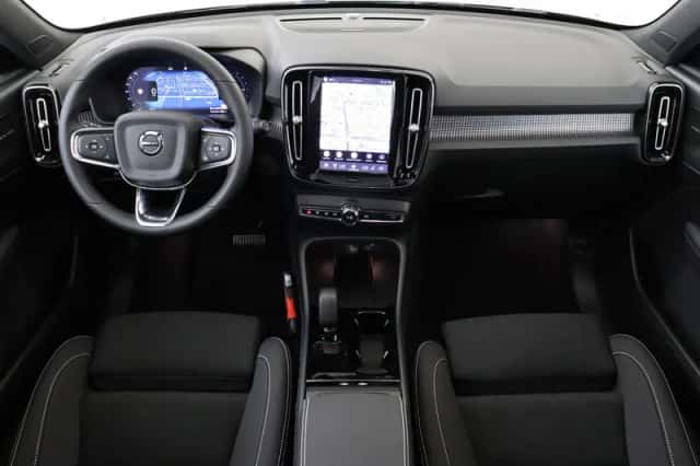 Volvo EX40 (2026) thumbnail 3