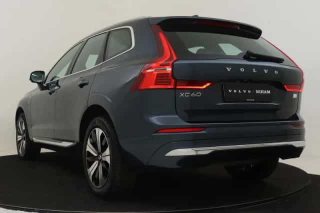 Volvo XC60 (2023) thumbnail 4