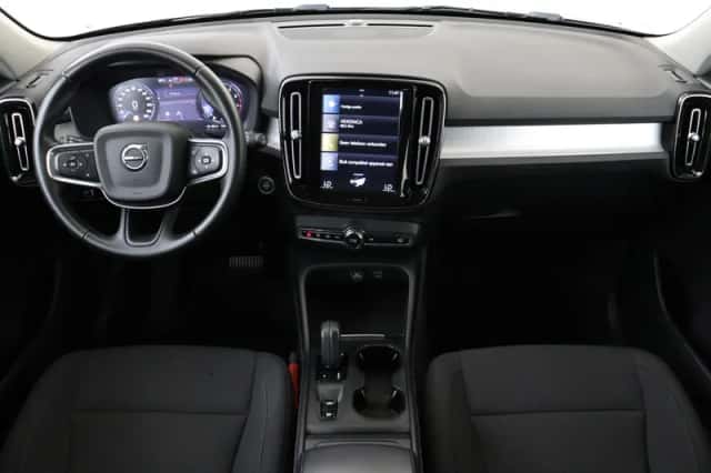 Volvo XC40 (2021) thumbnail 3