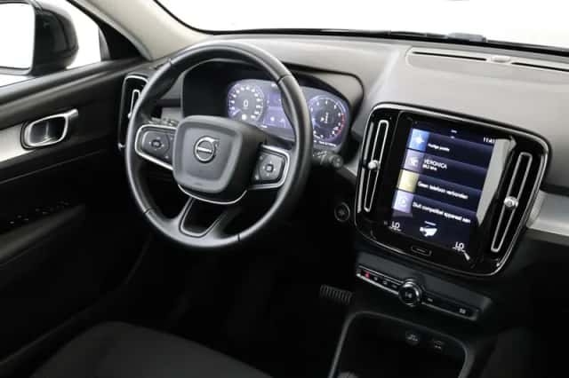 Volvo XC40 (2021) thumbnail 5
