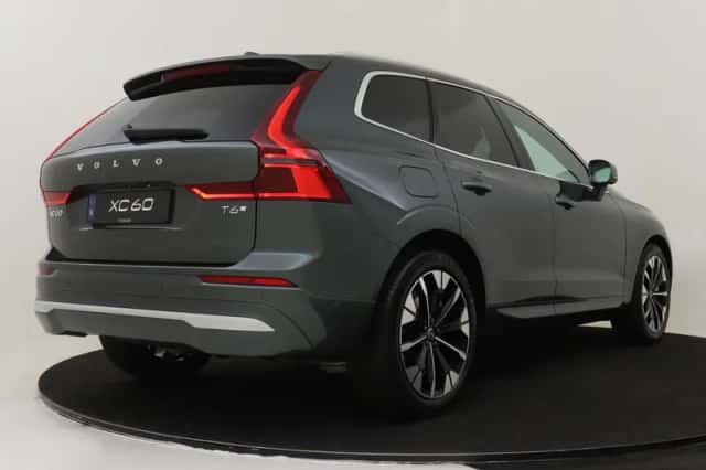 Volvo XC60 (2025) thumbnail 2