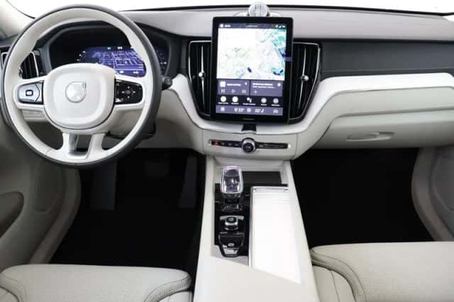 Volvo XC60 (2025) thumbnail 3