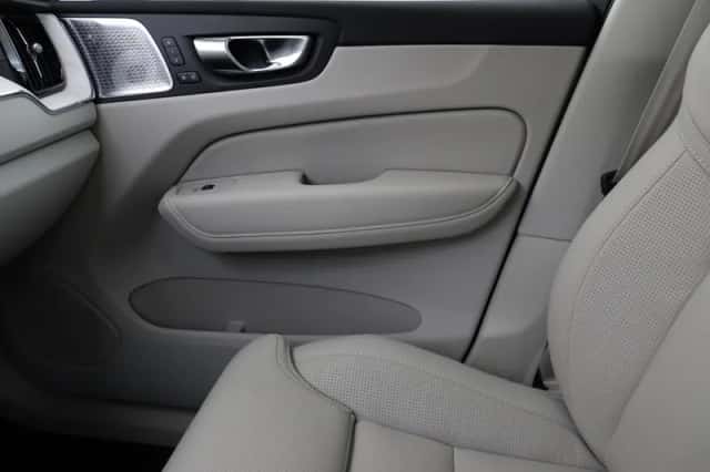 Volvo XC60 (2025) thumbnail 25