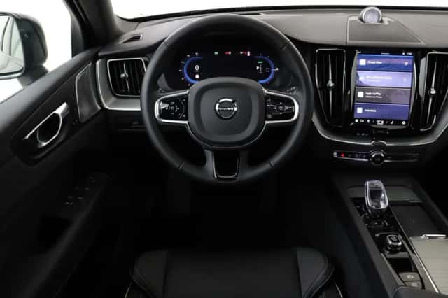 Volvo XC60 (2025)