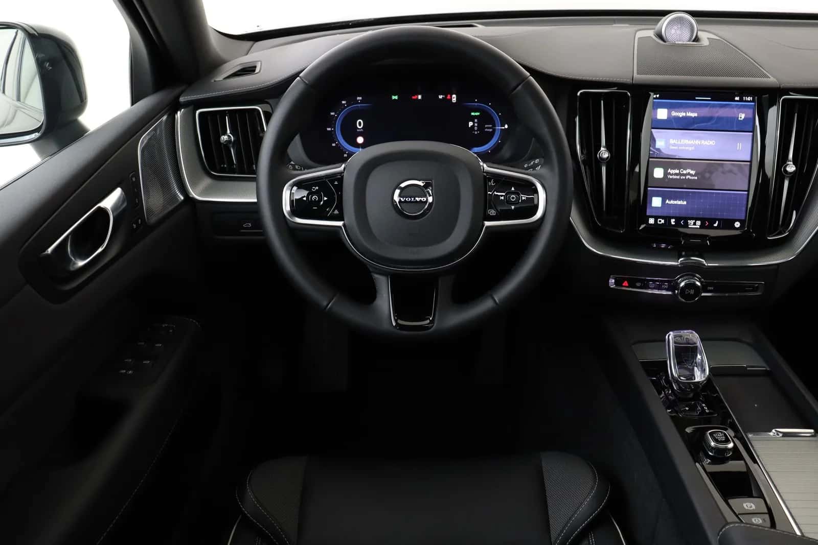 Volvo XC60 (2025) — foto 1
