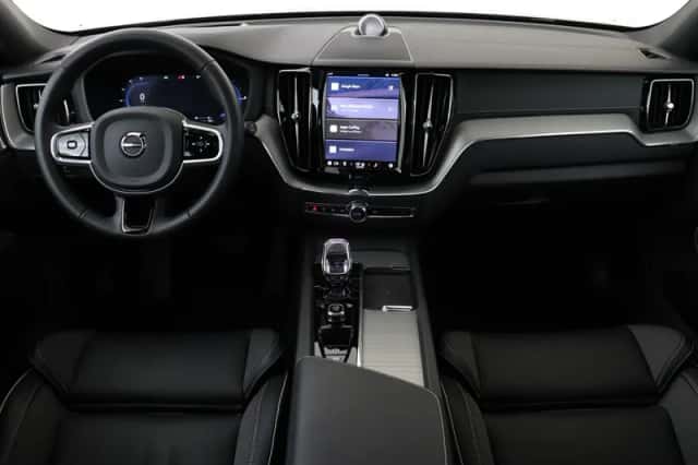 Volvo XC60 (2025) thumbnail 3