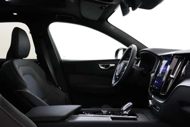 Volvo XC60 (2025) thumbnail 7