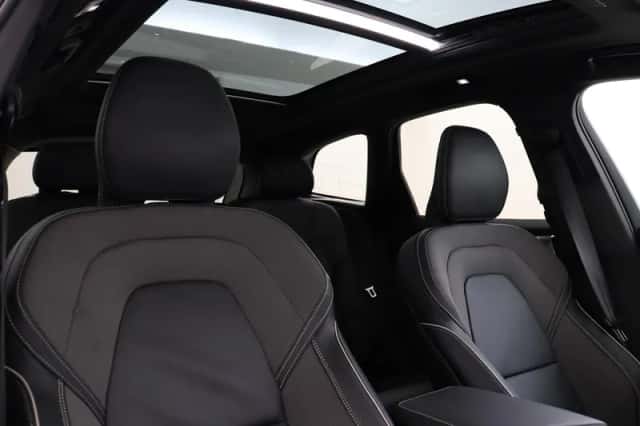 Volvo XC60 (2025) thumbnail 9