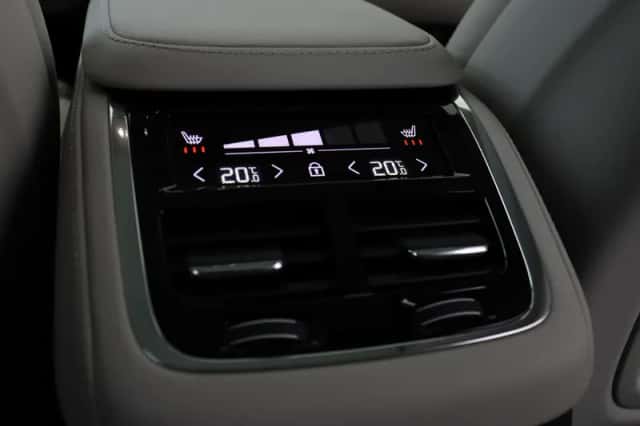 Volvo XC90 (2025) thumbnail 17