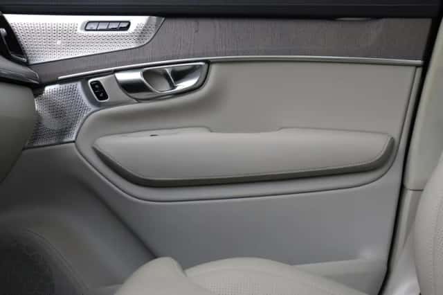 Volvo XC90 (2025) thumbnail 26