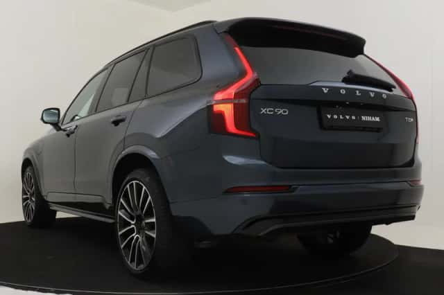 Volvo XC90 (2025) thumbnail 4