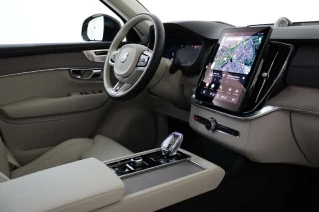 Volvo XC90 (2025) thumbnail 5