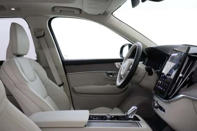 Volvo XC90 (2025) thumbnail 9