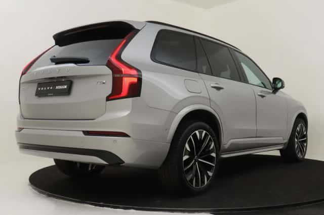 Volvo XC90 (2025) thumbnail 2