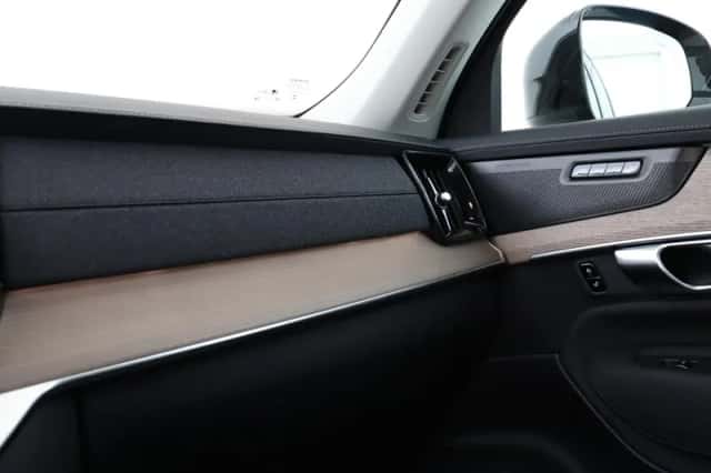 Volvo XC90 (2025) thumbnail 23