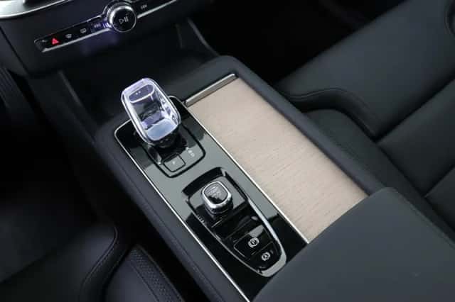 Volvo XC90 (2025) thumbnail 27