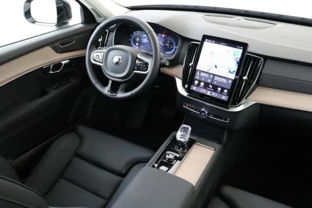 Volvo XC90 (2025) thumbnail 5