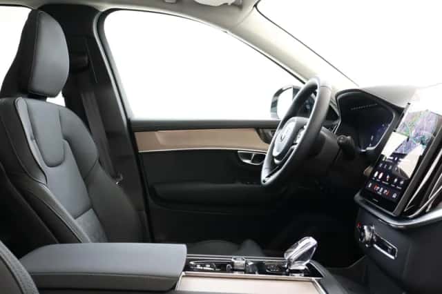 Volvo XC90 (2025) thumbnail 7