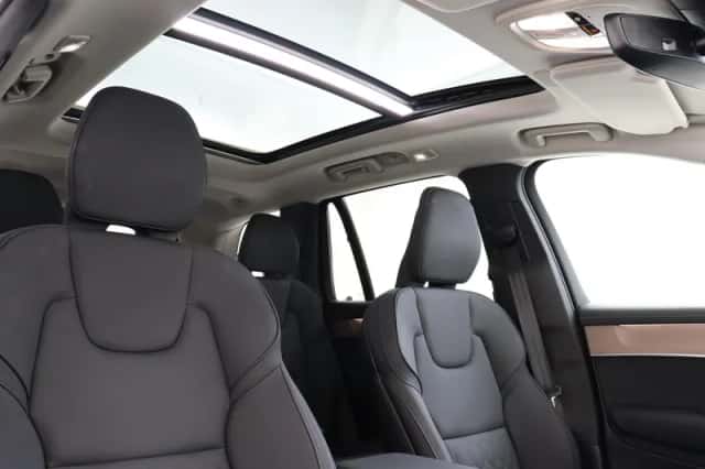 Volvo XC90 (2025) thumbnail 9