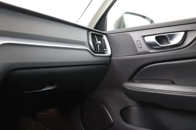 Volvo V60 (2021) thumbnail 17