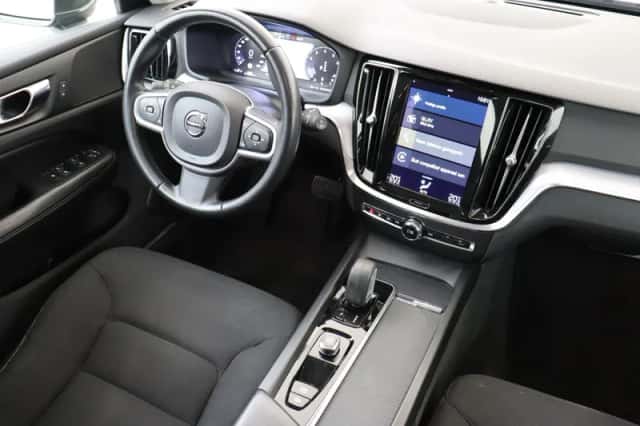 Volvo V60 (2021) thumbnail 5
