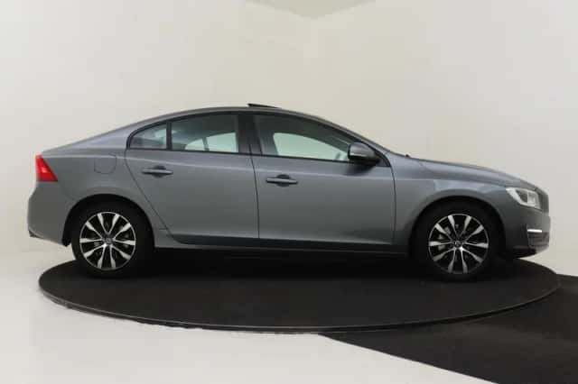 Volvo S60 (2018) thumbnail 12