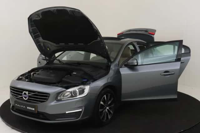 Volvo S60 (2018) thumbnail 16