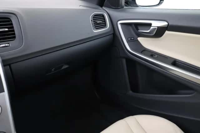 Volvo S60 (2018) thumbnail 17
