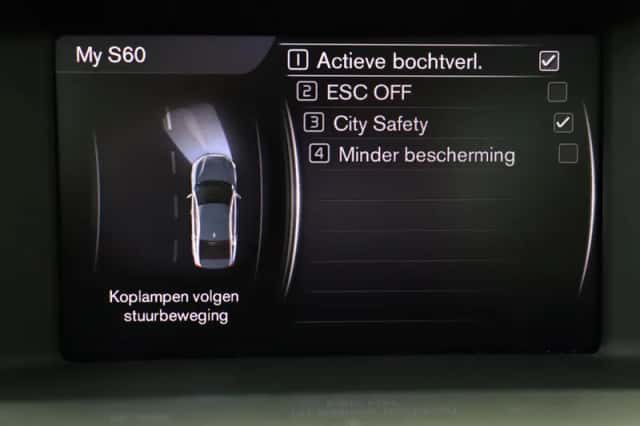 Volvo S60 (2018) thumbnail 25