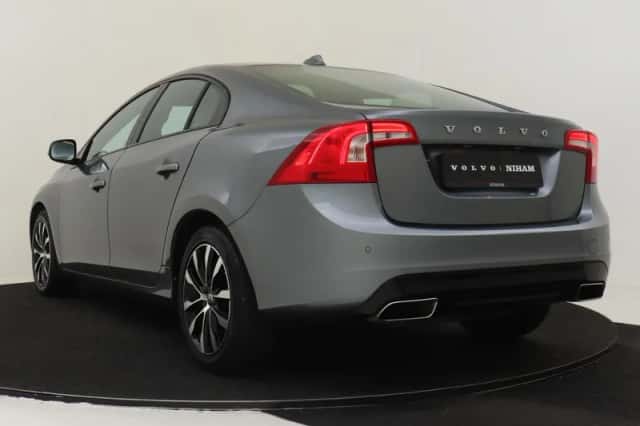 Volvo S60 (2018) thumbnail 4