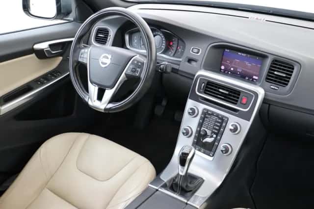 Volvo S60 (2018) thumbnail 5