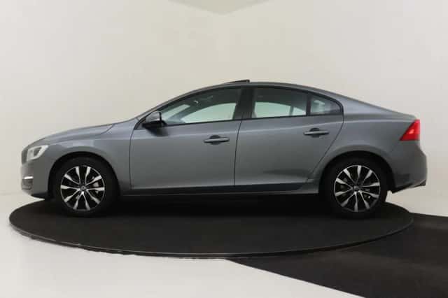 Volvo S60 (2018) thumbnail 6