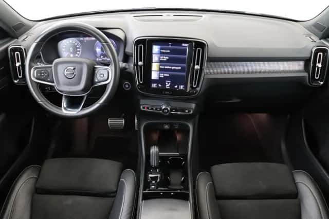 Volvo XC40 (2020) thumbnail 3