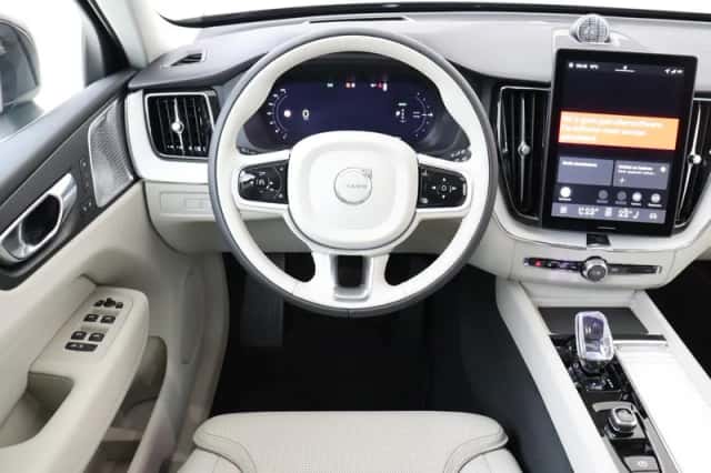 Volvo XC60 (2026) thumbnail 2