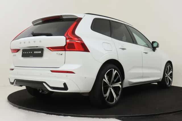 Volvo XC60 (2025) thumbnail 2