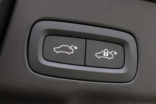 Volvo XC60 (2025) thumbnail 38