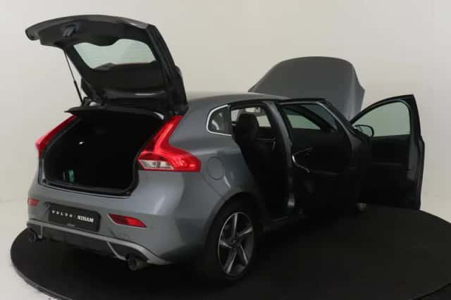 Volvo V40 (2015) thumbnail 18