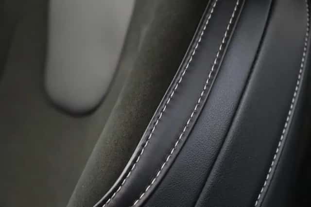Volvo V40 (2015) thumbnail 19