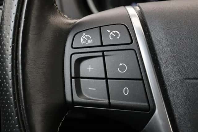 Volvo V40 (2015) thumbnail 29