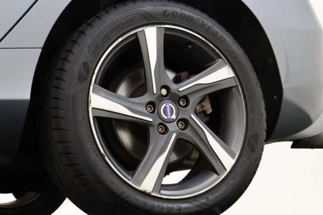 Volvo V40 (2015) thumbnail 33